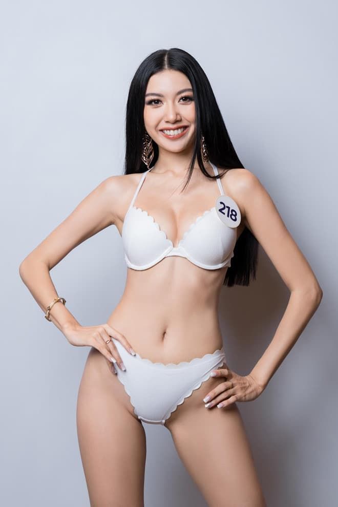 Ảnh hot sao Việt: Á hậu Thúy Vân bị chê mặc bikini như đồ lót