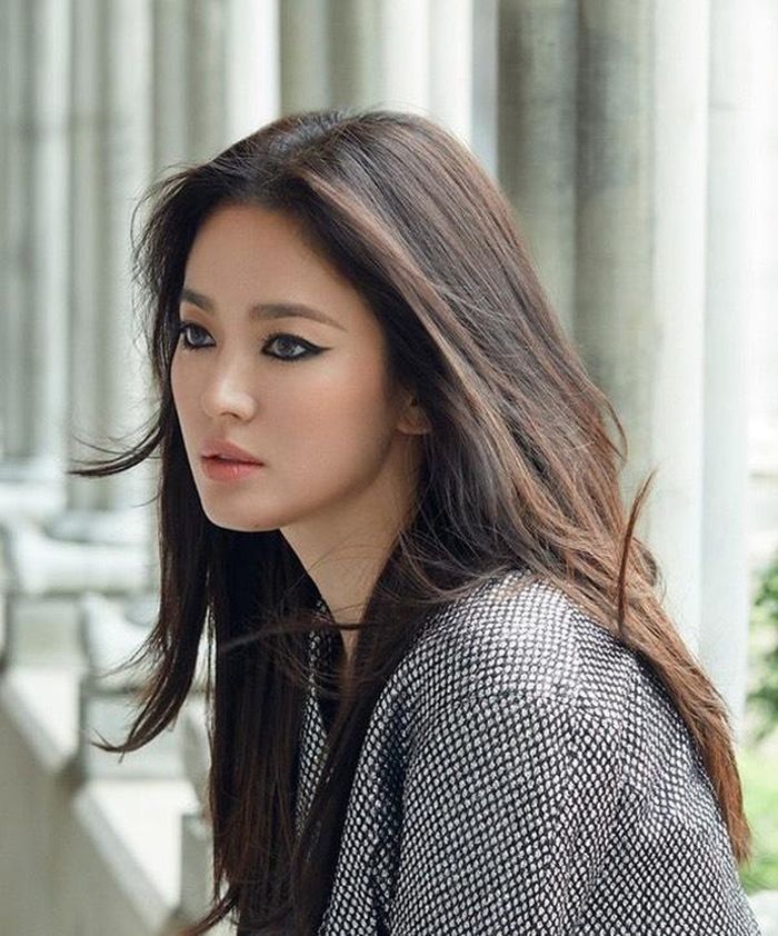 Không còn nổi loạn, Song Hye Kyo quay về với hình tượng thanh lịch