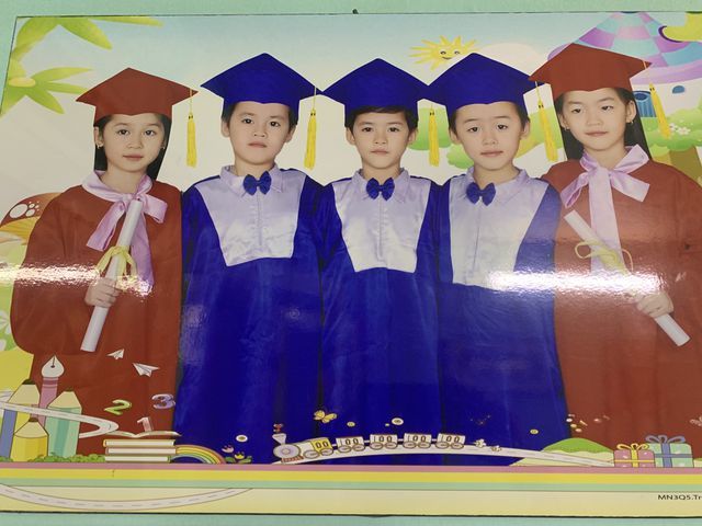 5 bé sinh 5 đầu tiên của VN háo hức vào lớp 1
