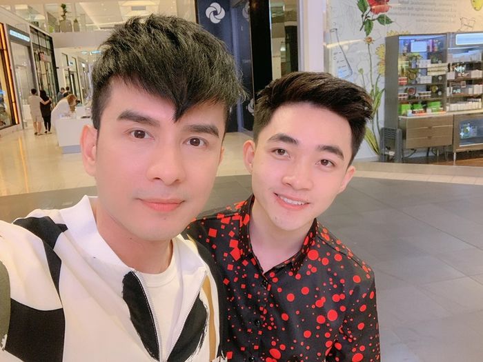 Đan Trường trẻ trung bên cạnh học trò kém 20 tuổi