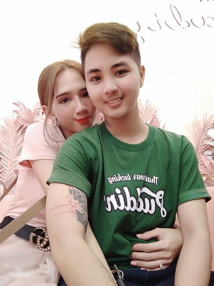 Anh chồng chuyển giới dỗ dành vợ bằng 1000 tin nhắn mỗi ngày