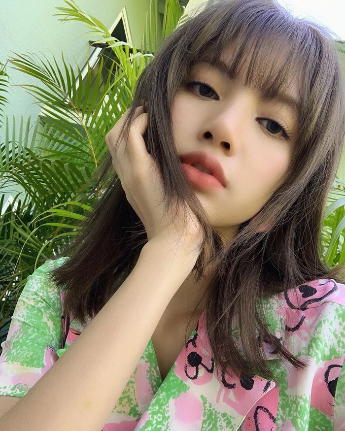 Ảnh hot sao Hàn 10/9: Rosé khoe dáng cực phẩm, Lisa cũng chẳng vừa!