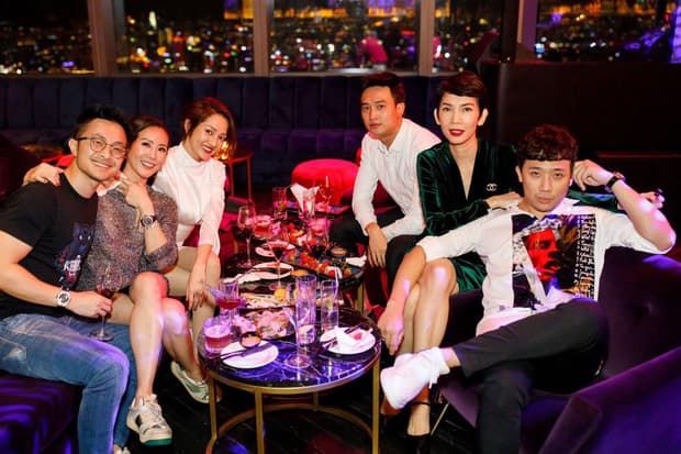 Ảnh hot sao Việt: Á hậu Huyền My gây sốc vì dáng ngồi khó đỡ