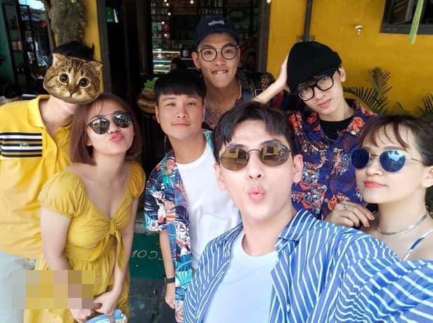 Ảnh hot sao Việt: H'Hen Niê bắt trend đi đu đưa đi