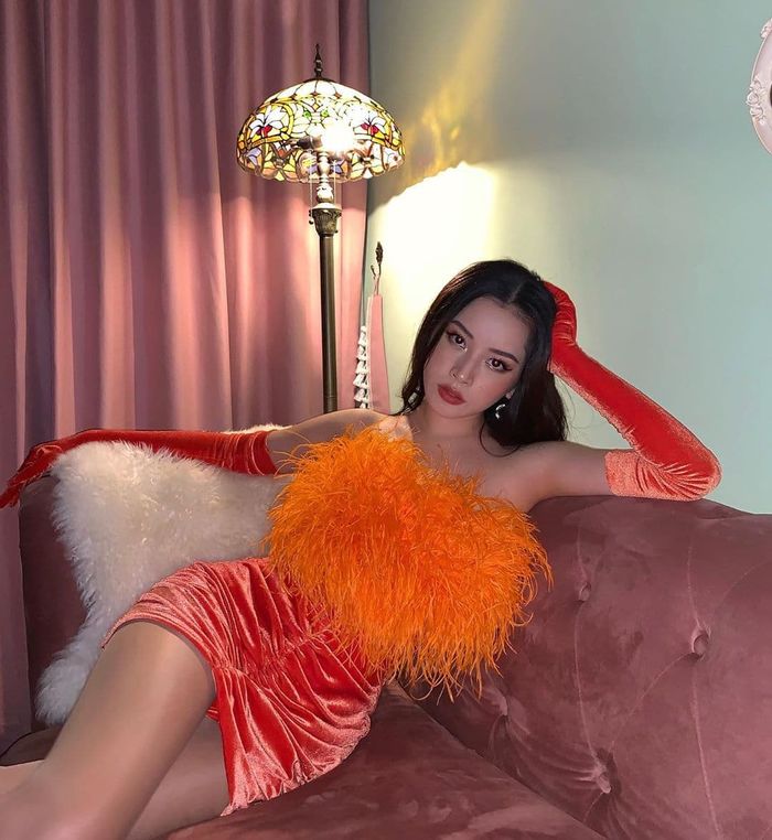 Ảnh hot sao Việt: H'Hen Niê bắt trend đi đu đưa đi