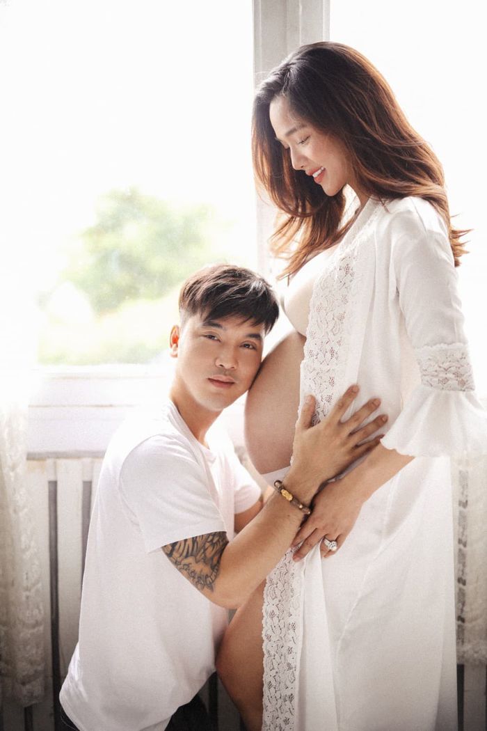 Ảnh hot sao Việt: Nhã Phương khoe góc nghiêng cùng vai trần quyến rũ