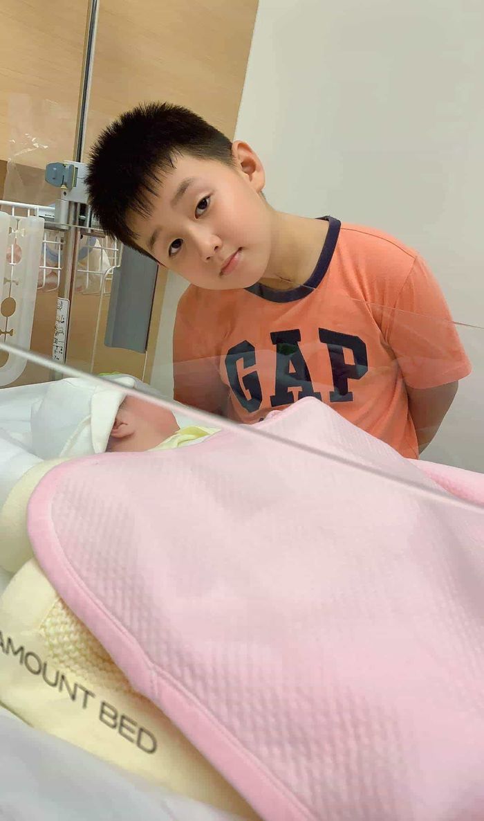 Ảnh hot sao Việt: Ninh Dương Lan Ngọc bị nghiệp quật
