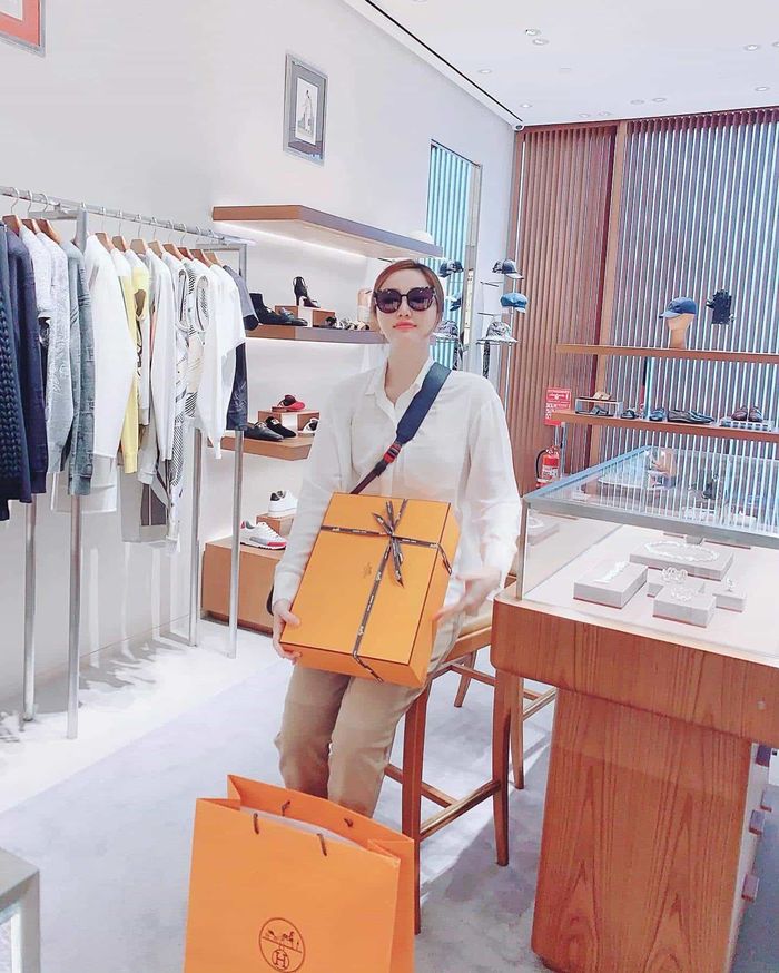 Ảnh hot sao Việt: Ninh Dương Lan Ngọc bị nghiệp quật