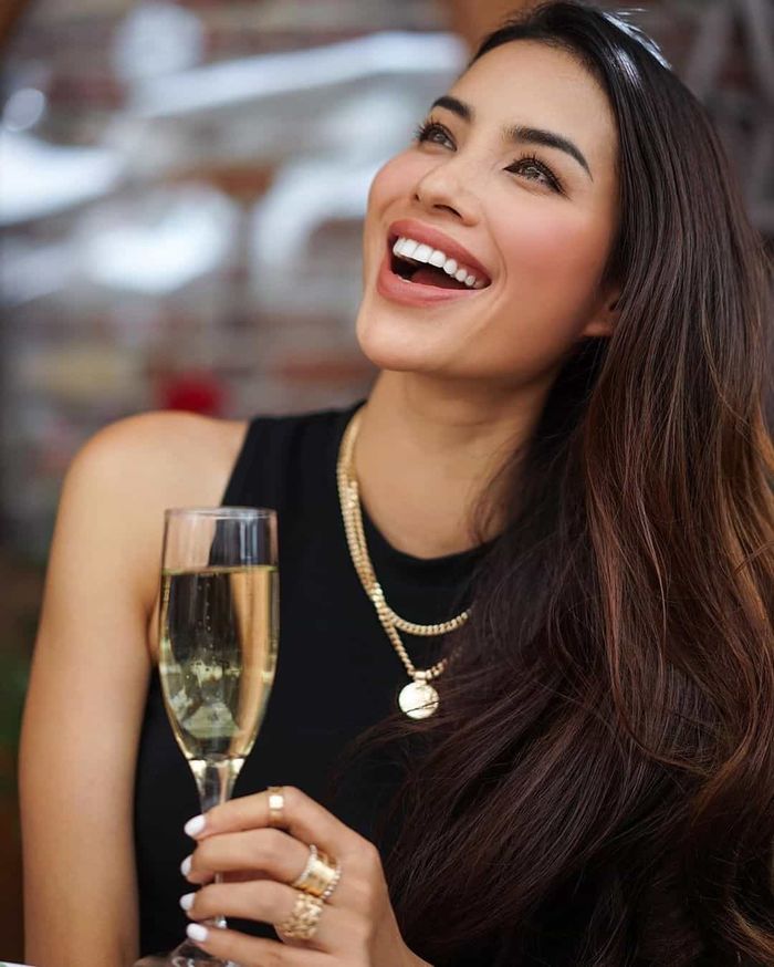 Ảnh hot sao Việt: Ninh Dương Lan Ngọc bị nghiệp quật