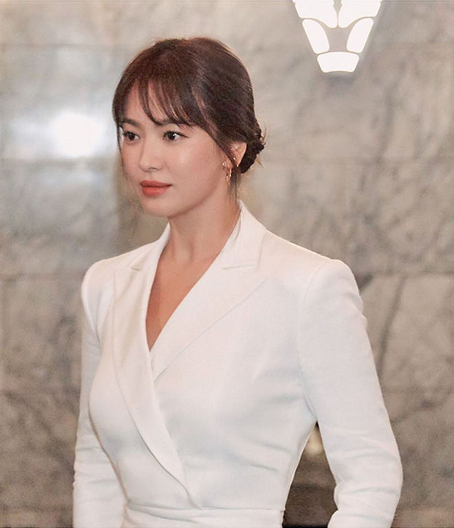 Không còn nổi loạn, Song Hye Kyo quay về với hình tượng thanh lịch