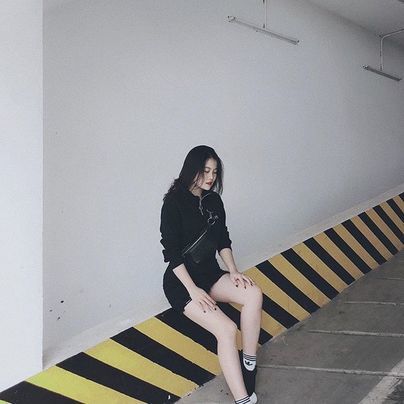 Bạn gái Đoàn Văn Hậu ưa chuộng phong cách sexy, hack chiều cao cực đỉn