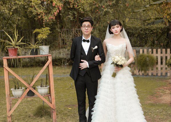 Nghi vấn lộ ảnh Hiền Hồ hẹn hò đi biển cùng với chồng cũ DJ Tít