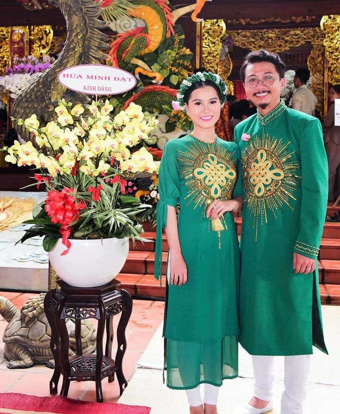 Bảo Trâm đón tuổi 25 bên Sơn Tùng, Lưu Đê Ly công khai đập mặt xây lại