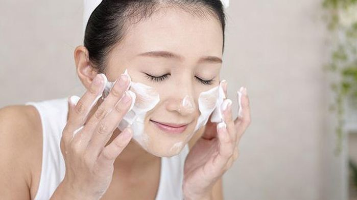 Bắt chước quý cô Hàn - Nhật rửa mặt theo phương pháp 4 - 2 - 4