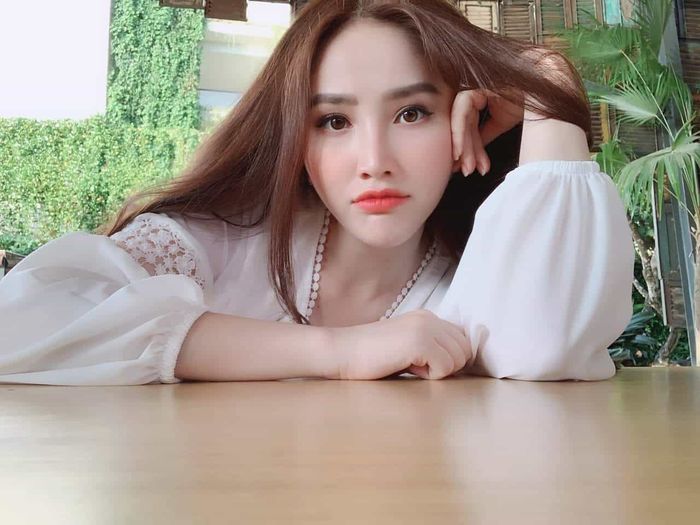 BB Trần nhập vai Bích Phương cực nuột, Đức Phúc tậu xế sang tặng bố mẹ