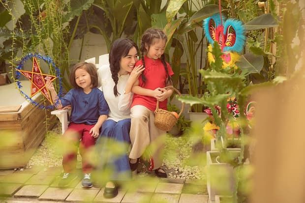 Bé Bỉnh ngủ vẫn bị dìm, Akira Phan lấy lại vẻ thư sinh hậu dao kéo