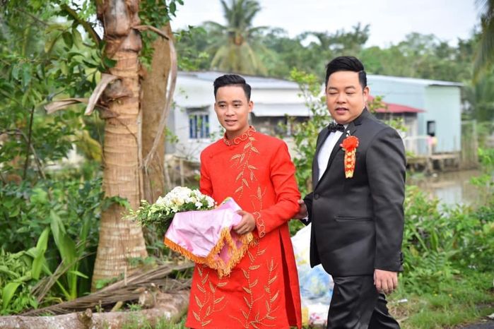 Bé Bỉnh ngủ vẫn bị dìm, Akira Phan lấy lại vẻ thư sinh hậu dao kéo