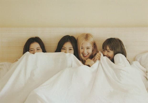 Black Pink khoe vẻ mong manh tựa 4 nữ thần trong photobook ở Hawaii