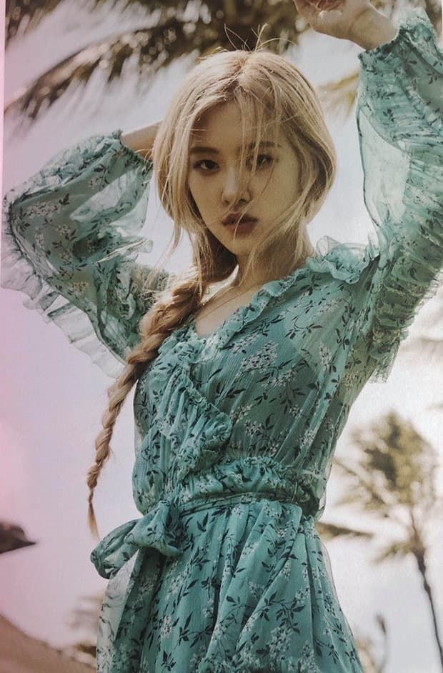 Black Pink khoe vẻ mong manh tựa 4 nữ thần trong photobook ở Hawaii