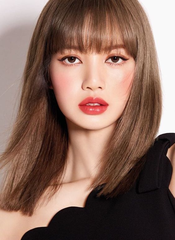 Muốn makeup trong veo như idol, học ngay cách đánh nền của Song Ji Hyo