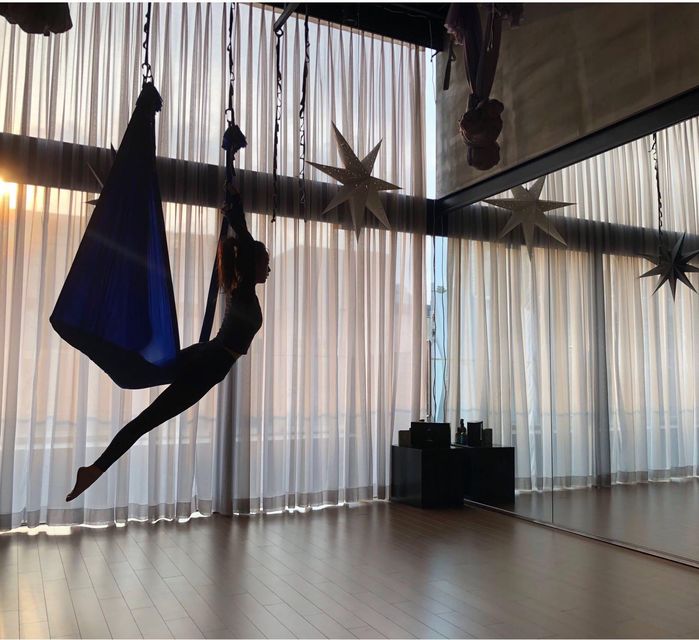 Cách giữ dáng không có 1% mỡ thừa của BlackPink: Jennie chăm tập Yoga