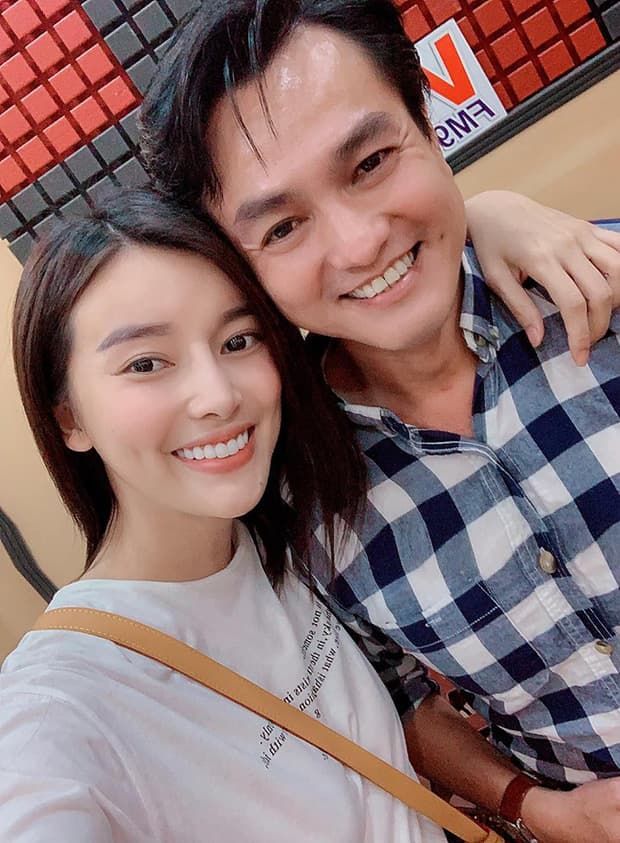 Cao Thái Hà chị chị em em với Nhật Kim Anh, H'Hen Niê khoe eo bé tí