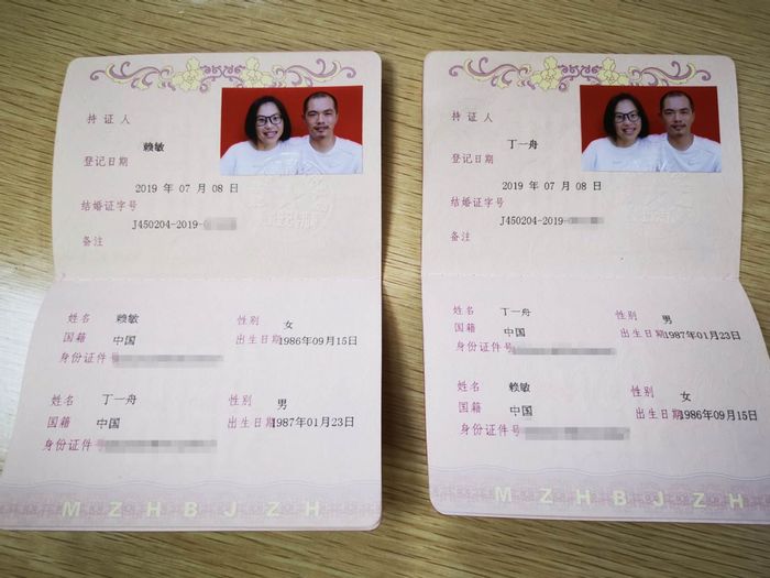 Chàng trai đưa người yêu bị liệt đi khắp đất nước trong 4 năm