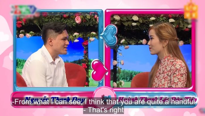 Cô gái ngao ngán trước bảng hợp đồng tình yêu chàng trai soạn sẵn