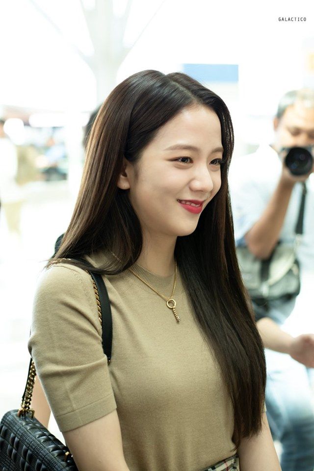 Jisoo xuống sắc vì tăng cân