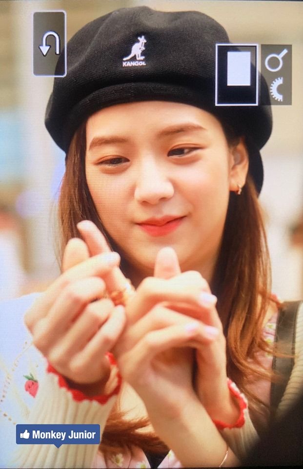 Jisoo xuống sắc vì tăng cân