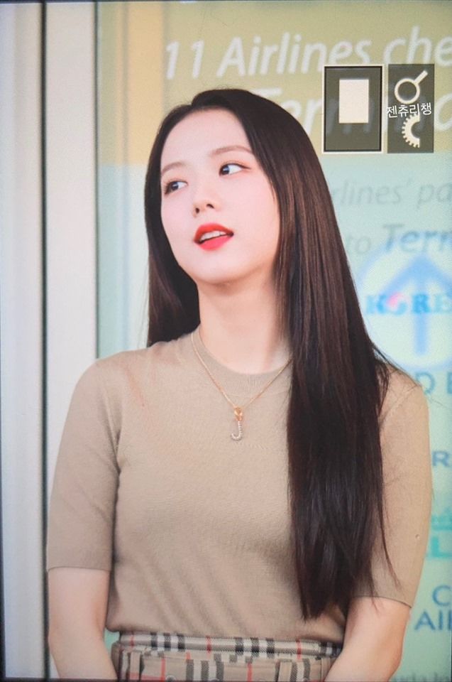 Jisoo xuống sắc vì tăng cân