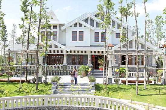 Cơ ngơi bạc tỷ của các danh hài Việt: Xuân Bắc, Hoàng Mập rộng 1000m2