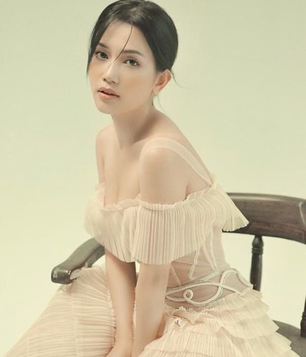 Con gái Lê Phương như thiên thần, Lan Ngọc lo già vì ảnh lộ nếp nhăn