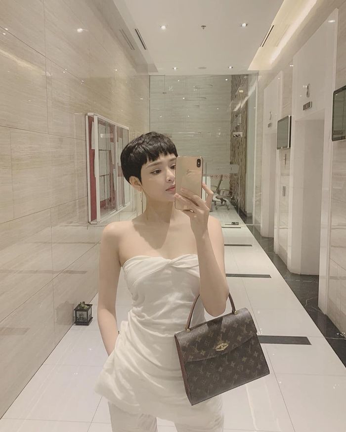 Con gái Lê Phương như thiên thần, Lan Ngọc lo già vì ảnh lộ nếp nhăn