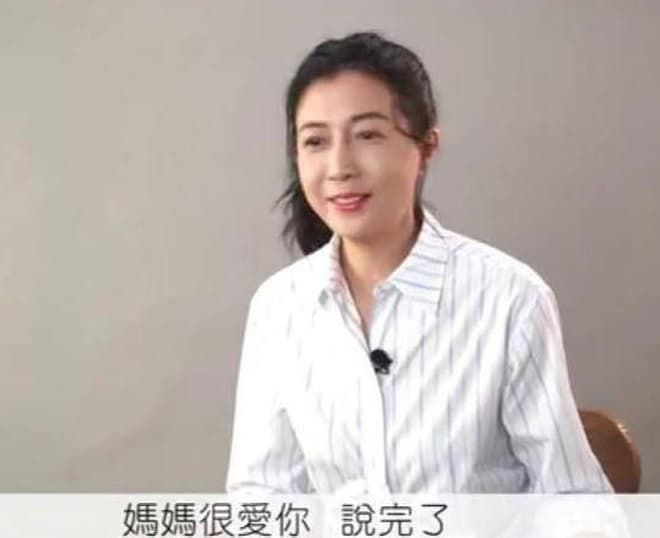 Con rơi 20 tuổi của Thành Long tiều tụy, hom hem tới khó nhận ra