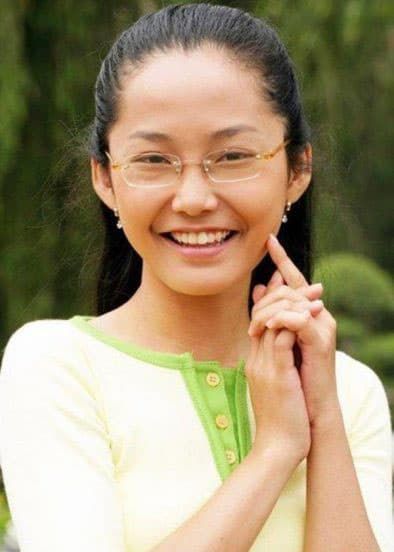 Dàn cast Kính Vạn Hoa sau 15 năm: Anh Đào làm giáo viên