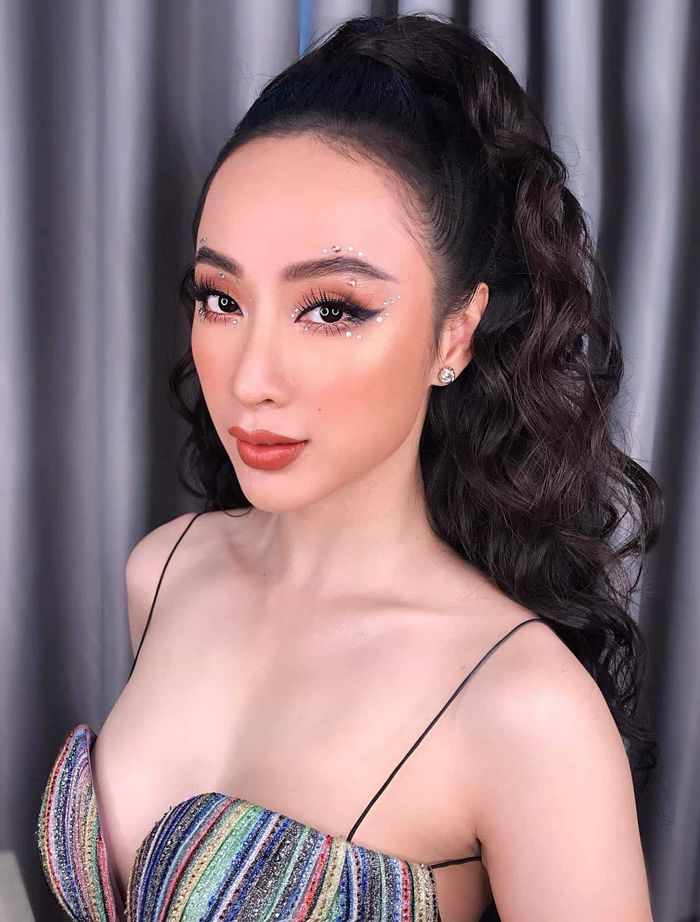 Dàn cast Kính Vạn Hoa sau 15 năm: Anh Đào làm giáo viên