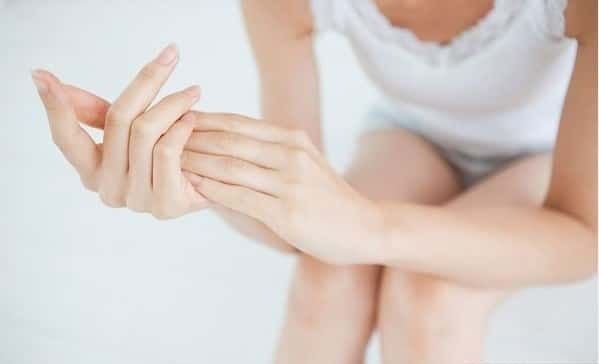 Đánh bay mùi cơ thể bằng cách từ bỏ ăn cay và tránh để cơ thể stress