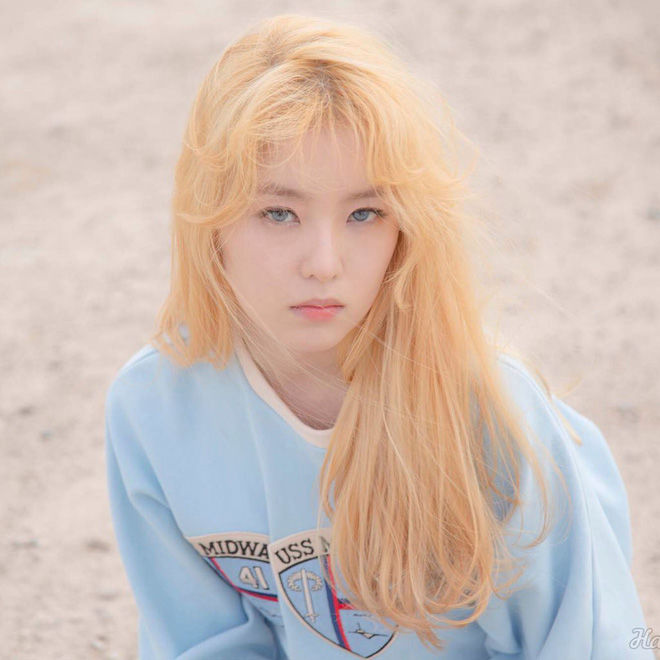 Đeo lens sáng màu không khó, nhưng mấy người đẳng cấp như Lisa, Jennie