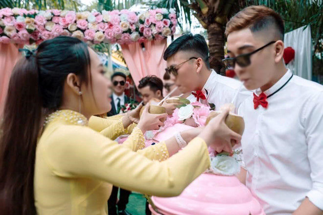 Đi rước dâu ở Tiền Giang, nhà trai bị thách ăn cả rổ hột vịt lộn