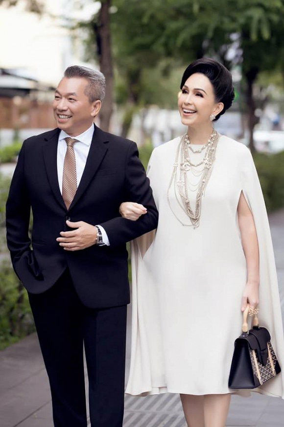 Diễm My 6x được chồng tặng nhẫn kim cương 5 tỷ nhân ngày kỷ niệm cưới