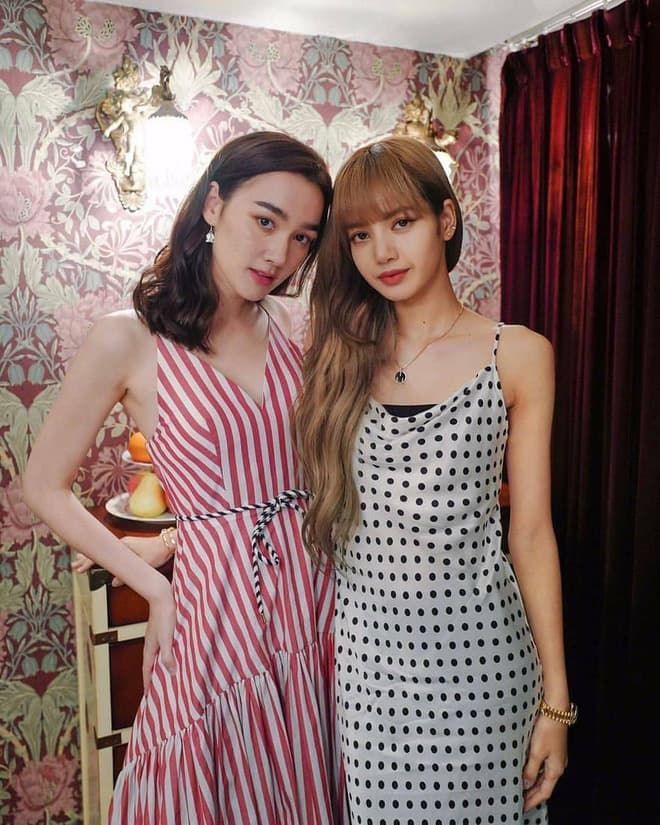 Diện đồ chấm bi mà không sến súa, chỉ có Lisa mà thôi!