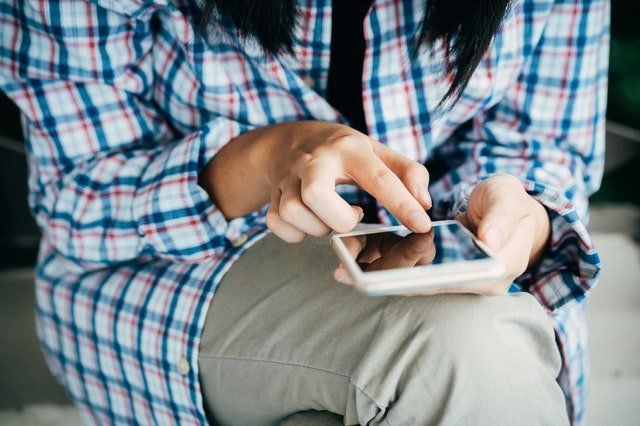 Điều đáng sợ nhất ở con gái là có người yêu mà vẫn tỏ ra mình cô đơn