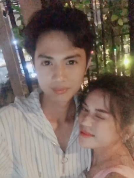 Ngọc Trinh mặc nội y dạo phố nước ngoài, Linh Chi tuyên bố kết hôn