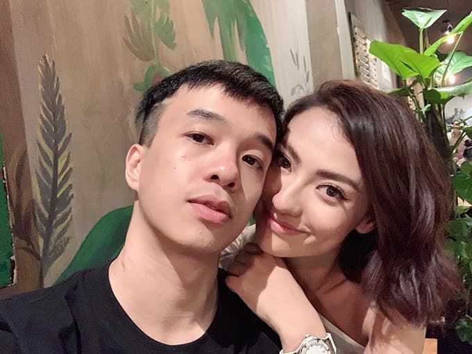 Ngọc Trinh mặc nội y dạo phố nước ngoài, Linh Chi tuyên bố kết hôn