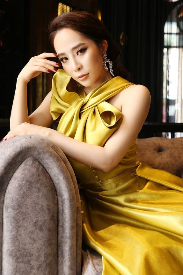 Ngọc Trinh mặc nội y dạo phố nước ngoài, Linh Chi tuyên bố kết hôn