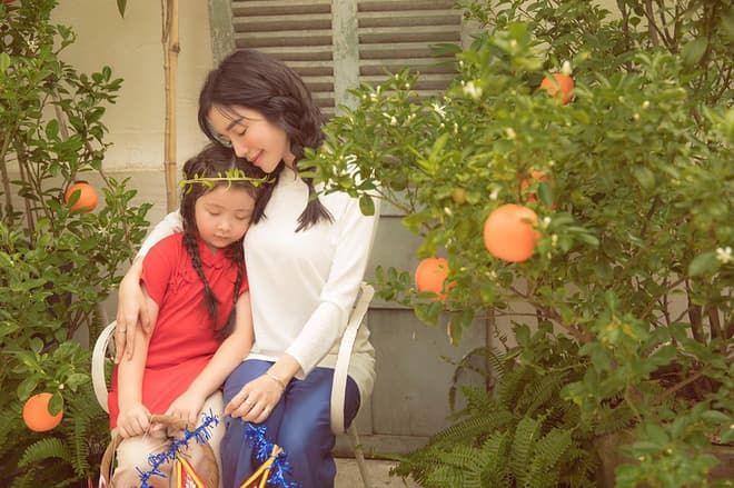 Elly Trần và 2 thiên thần nhỏ chào đón mùa Trung Thu thứ 5 bên nhau