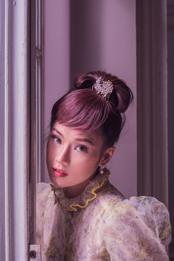 Hoàng Yến Chibi mừng rơi nước mắt vì đứa con tinh thần ra mắt