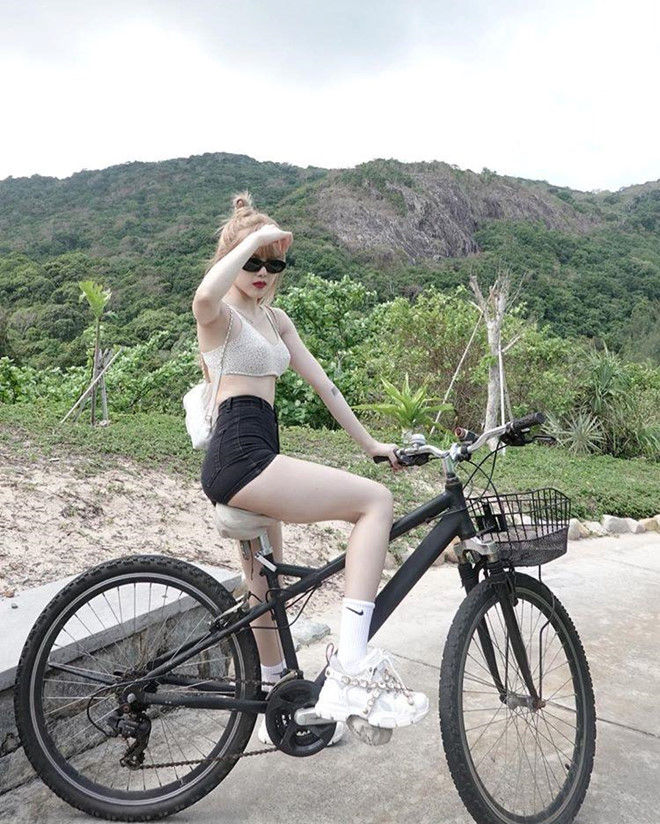 Học bạn gái tin đồn của Sơn Tùng M-TP diện đồ đi du lịch