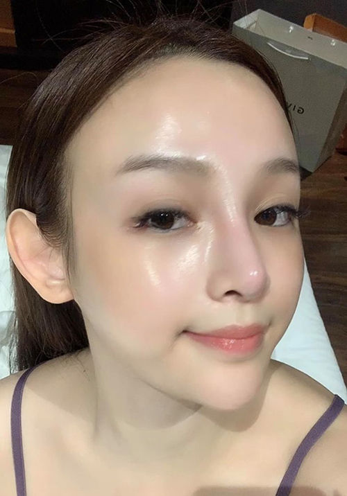 Học mỹ nhân Việt bí quyết skincare để da căng mịn chuẩn glass skin